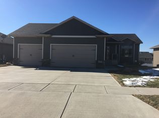 217 S Red Willow Ave, Sioux Falls, SD 57110