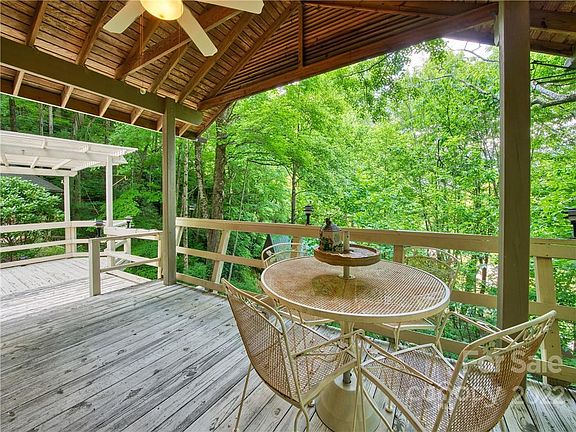5th image of 38 Ivy Ln