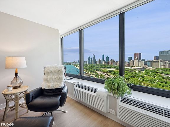 4th image of 155 N Harbor Dr APT 2302