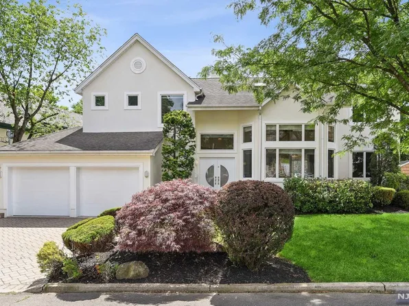 26 6th St, Englewood Cliffs, NJ 07632