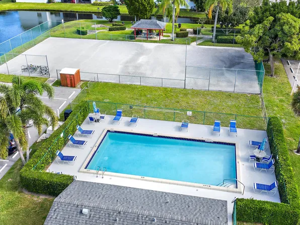 1271 SE Parkview Place #H11, Stuart, FL 34994