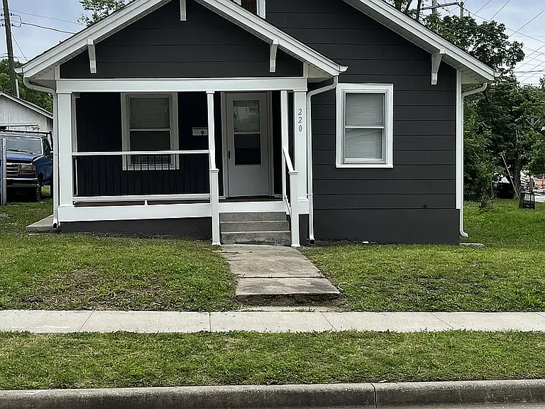 220 W Culton St — Photo 1