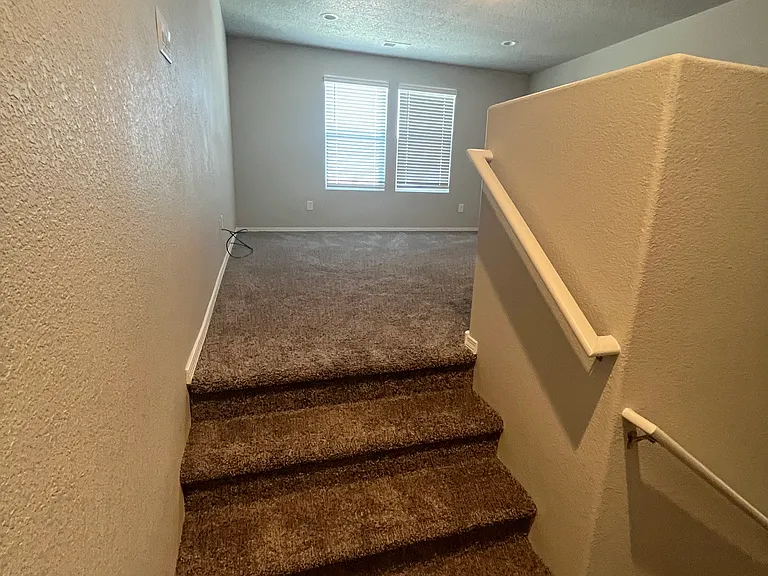 4489 Skyline Loop NE — Photo 10