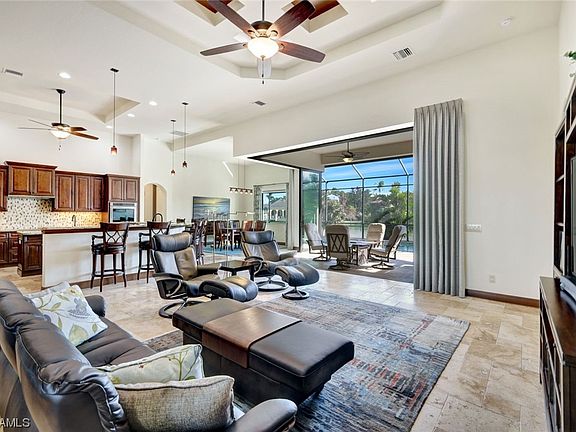 3rd image of 5601 Harbour Cir