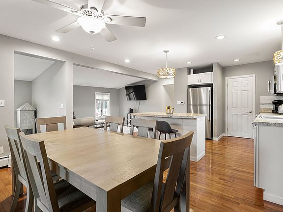 Open Concept Living Area / Dining Room