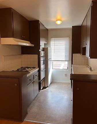 5th image of 724 N Sweetzer Ave