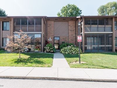 22936 Mastick Rd, Cleveland, OH, 44126