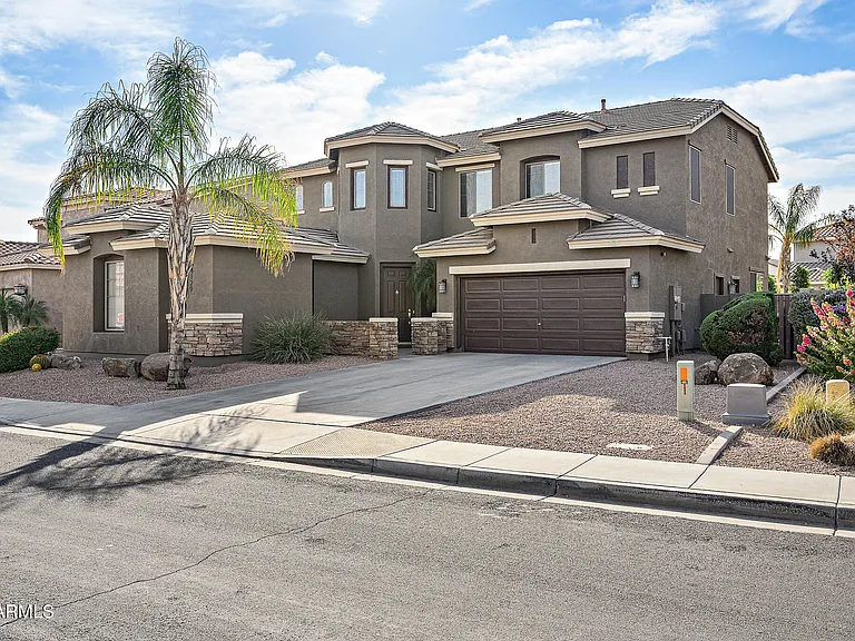 4129 E Clubview Dr — Photo 1