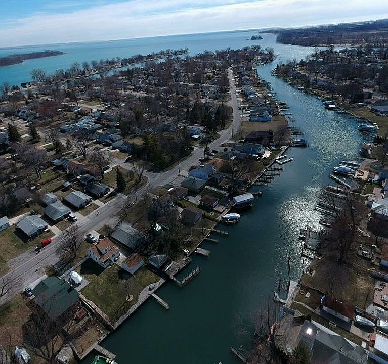 2nd image of 30058 Bayview Dr