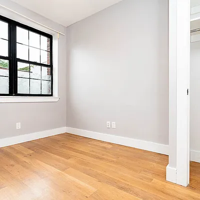 Bedroom, photo 2