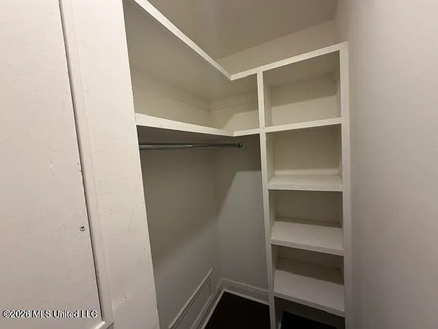 710 Mills Ave — Photo 19
