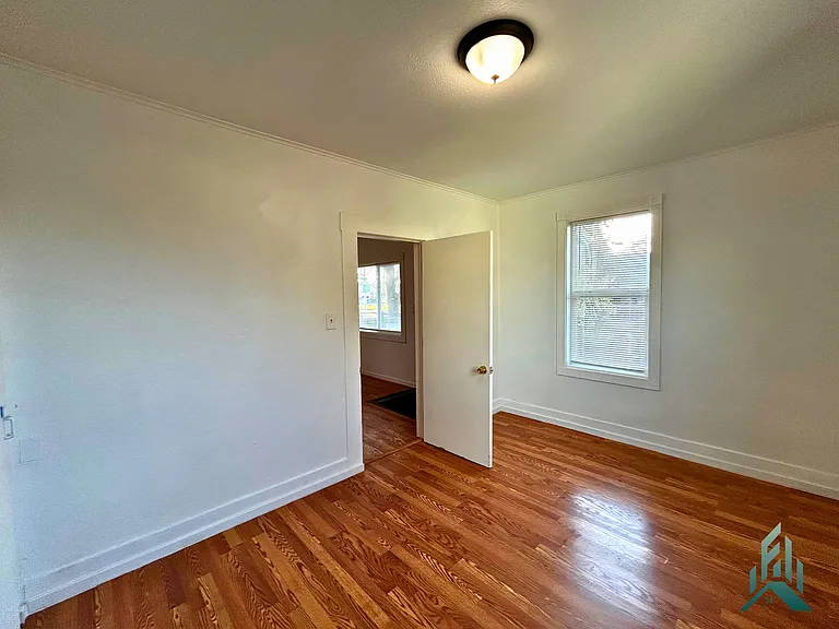 625 Geary St SE — Photo 7