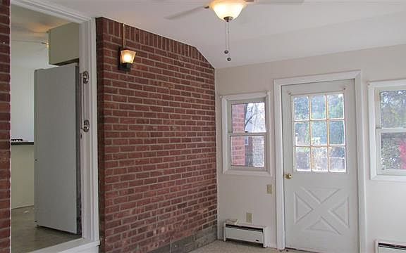 5th image of 22 Albert Dr