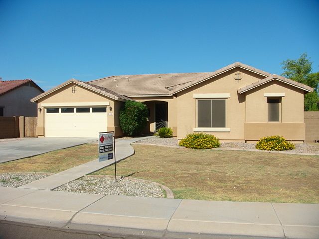 1st image of 945 N BALBOA Drive