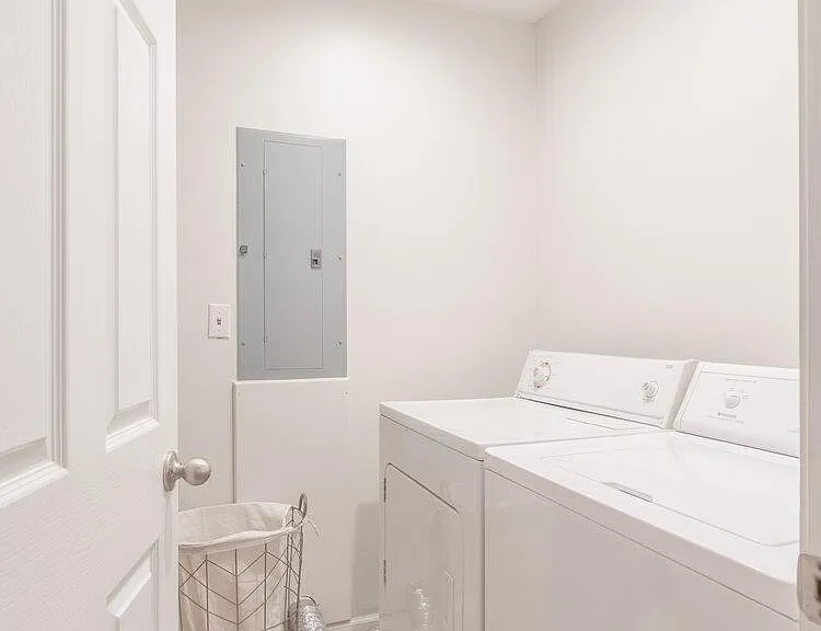 3814 S Landess St — Photo 5