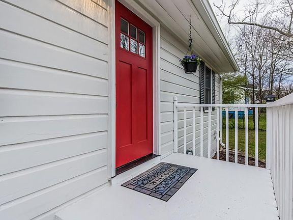 4th image of 1030 McLinden Ave SE
