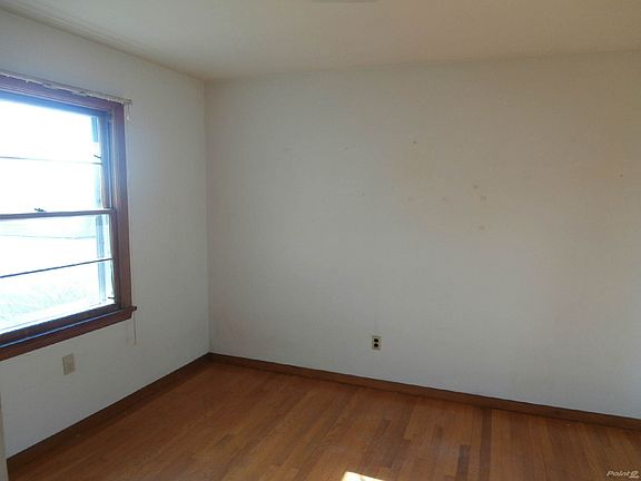 2nd image of 4108 Essex Ave