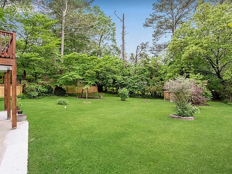 1109 Azalea Cir — Photo 20