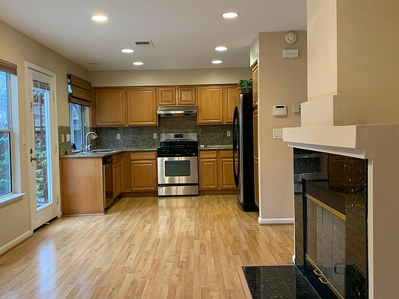 4th image of 4118 Feafel Dr
