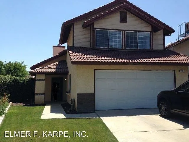 8109 Woodside St photo 1