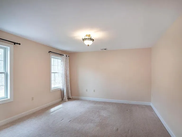 120 Meadowview Dr — Photo 41