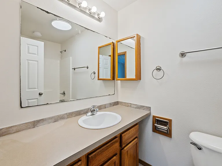 117 Violet Meadow St E — Photo 14
