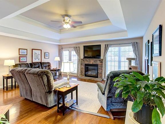 4th image of 178 Blossom Cir