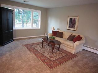 5 Rambling Ln, Malvern, PA 19355