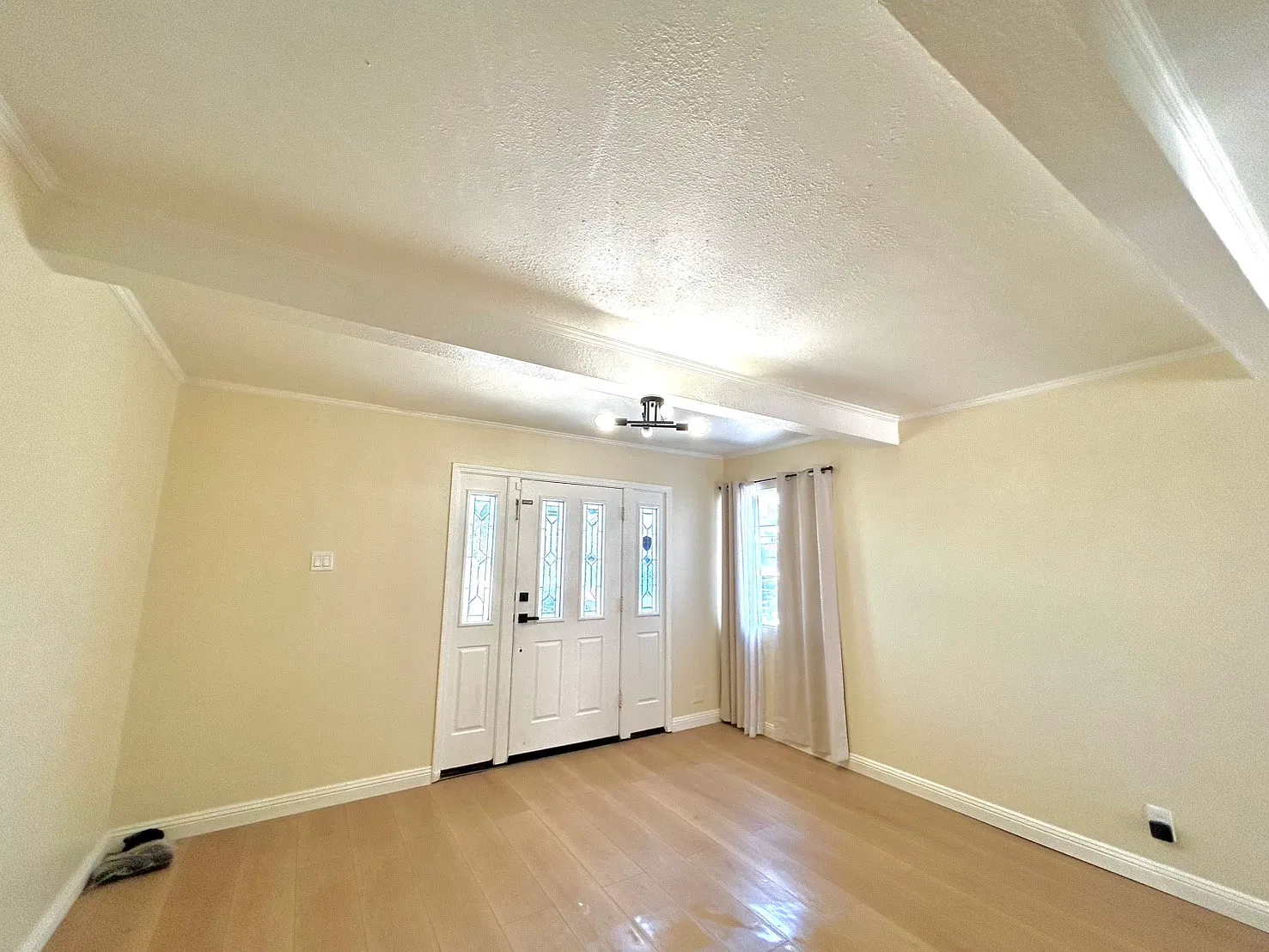 4 bed, 1700 sqft, $3,900 — Photo 4
