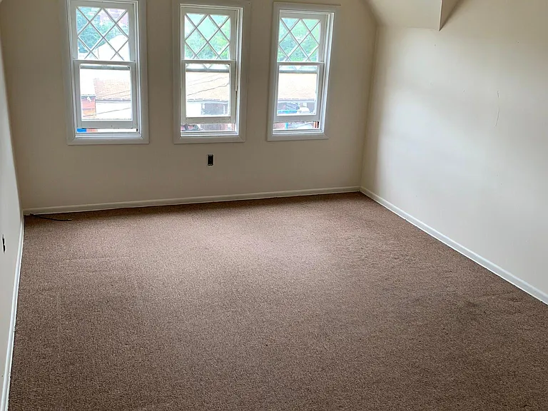 430 Ross Ave #3 — Photo 5