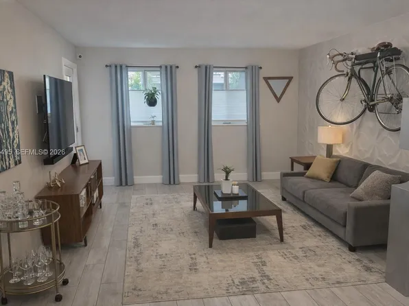 201 NW 7th St APT 103, Miami, FL 33136