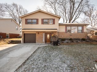 8919 W 91st Pl, Hickory Hills, IL