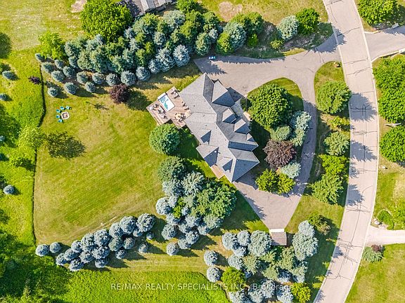 2nd image of 4 Tranquility Ct