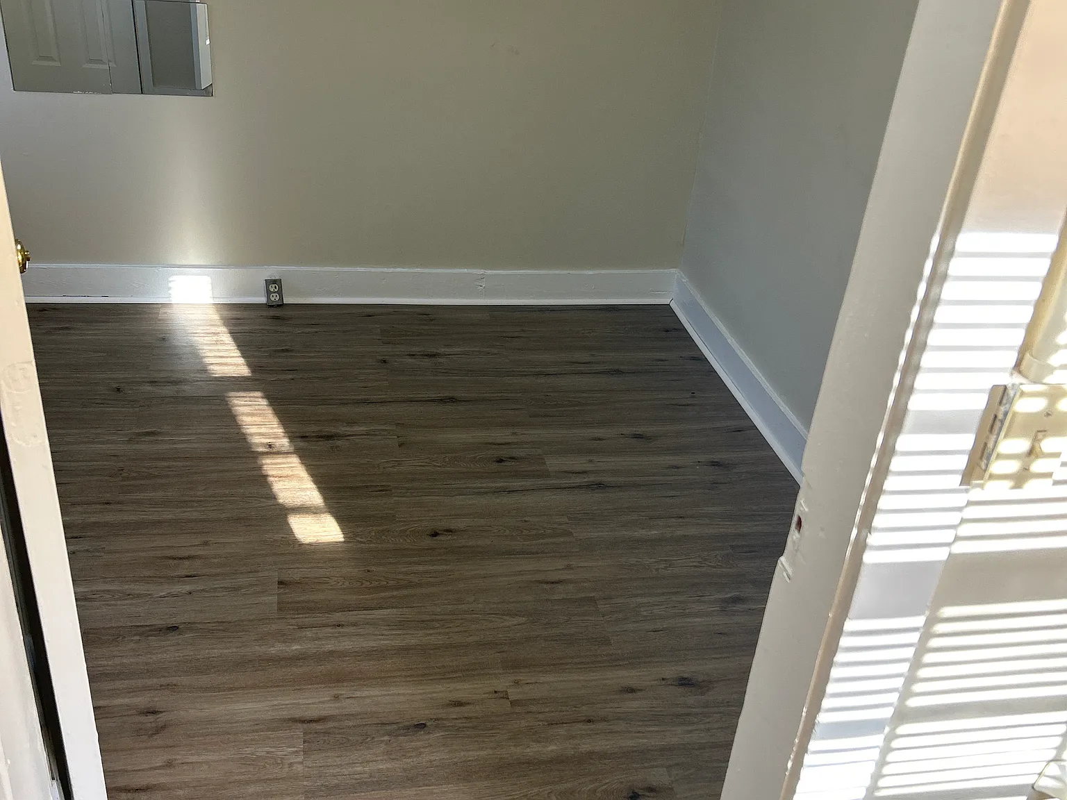 2 bed, $900 — Photo 2