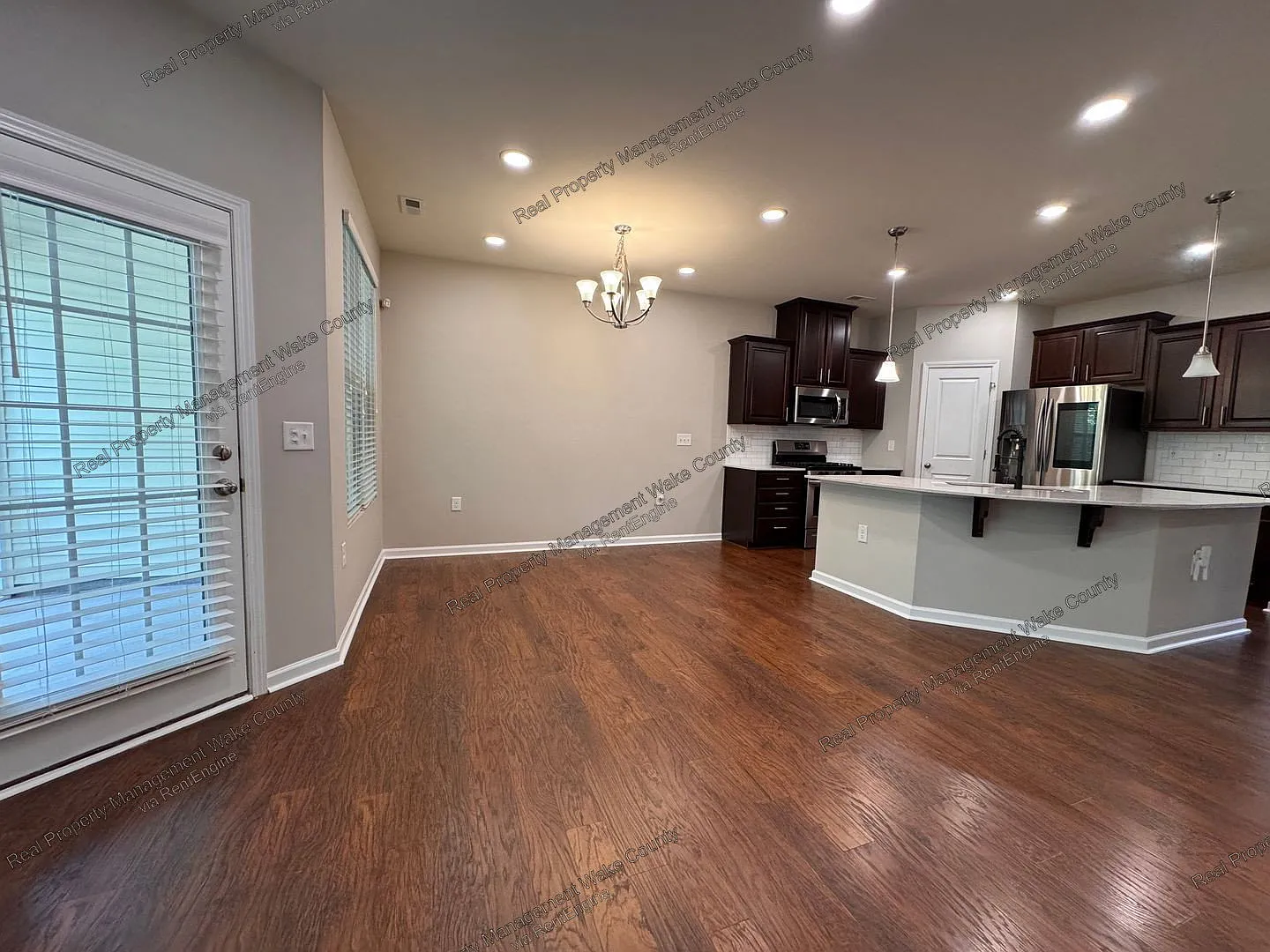 3 bed, 2.5 bath, 1611 sqft, $1,995 — Photo 3