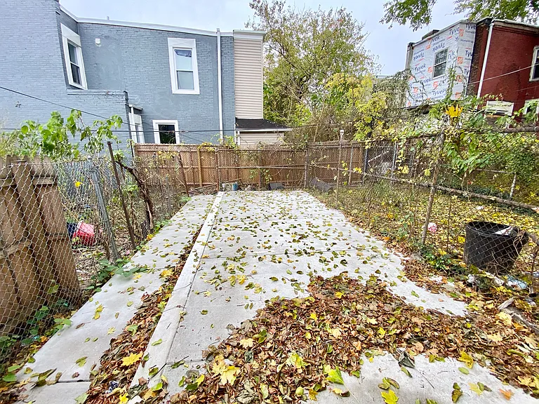 431 N 50th St — Photo 14
