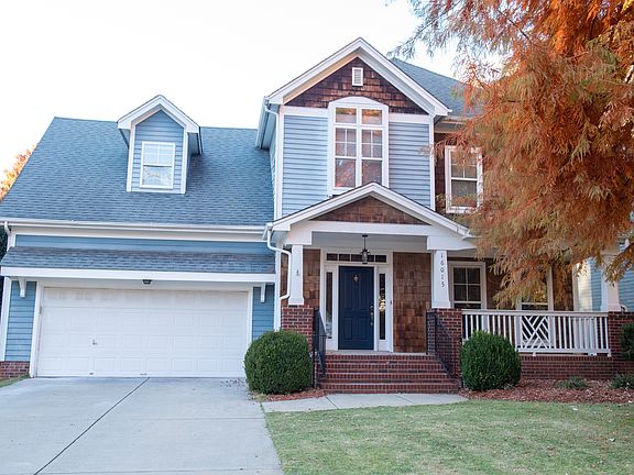 4-Bedroom, 2.5-Bath Home with Lake Norman Views & Fenced Backyard