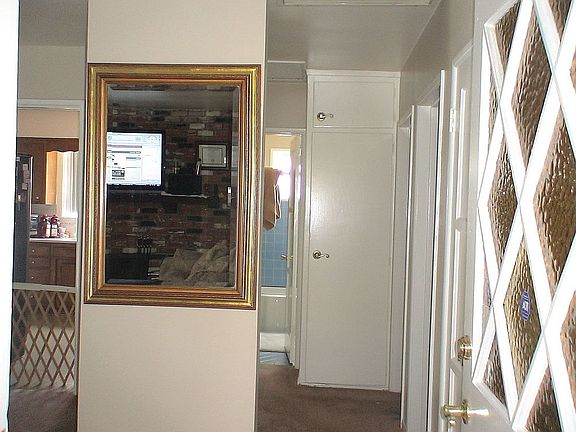 3rd image of 6816 Vantage Ave