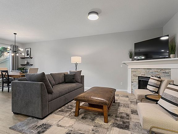 5th image of 4565 SE Satinwood St