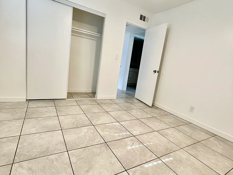1058 W Flint St #B — Photo 14