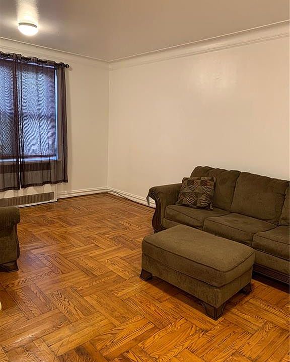 2nd image of 2025 Valentine Ave APT 3B