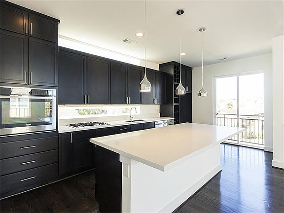 5th image of 3002 Dolores St
