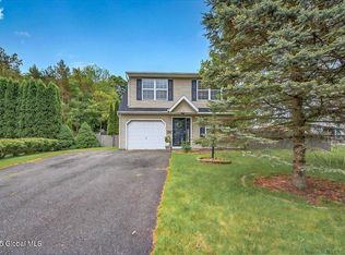 15 Gordon Ct, Rensselaer, NY 12144