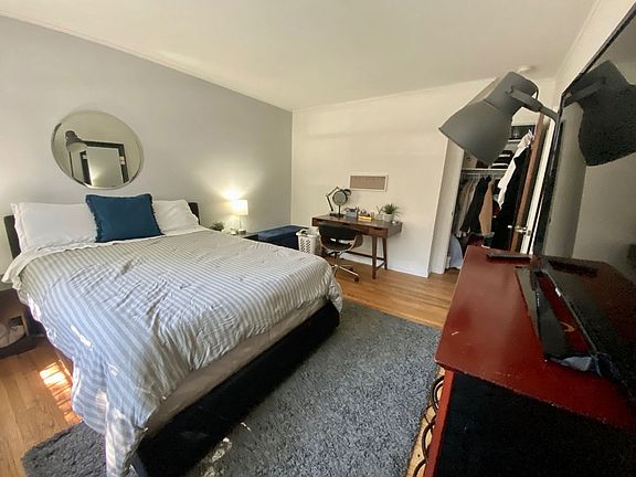 4th image of 2423 Cambreleng Ave #1A-4