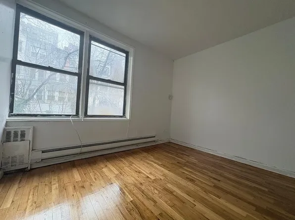 330 E 22nd St APT 2D, Brooklyn, NY 11226