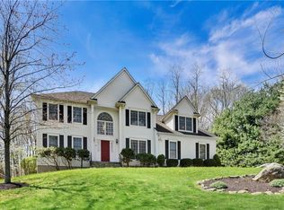 3 Oliver Ct, Mahopac, NY 10541