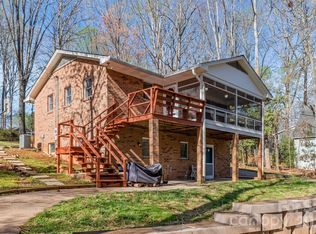 8032 Lakeview Dr, Denver, NC 28037