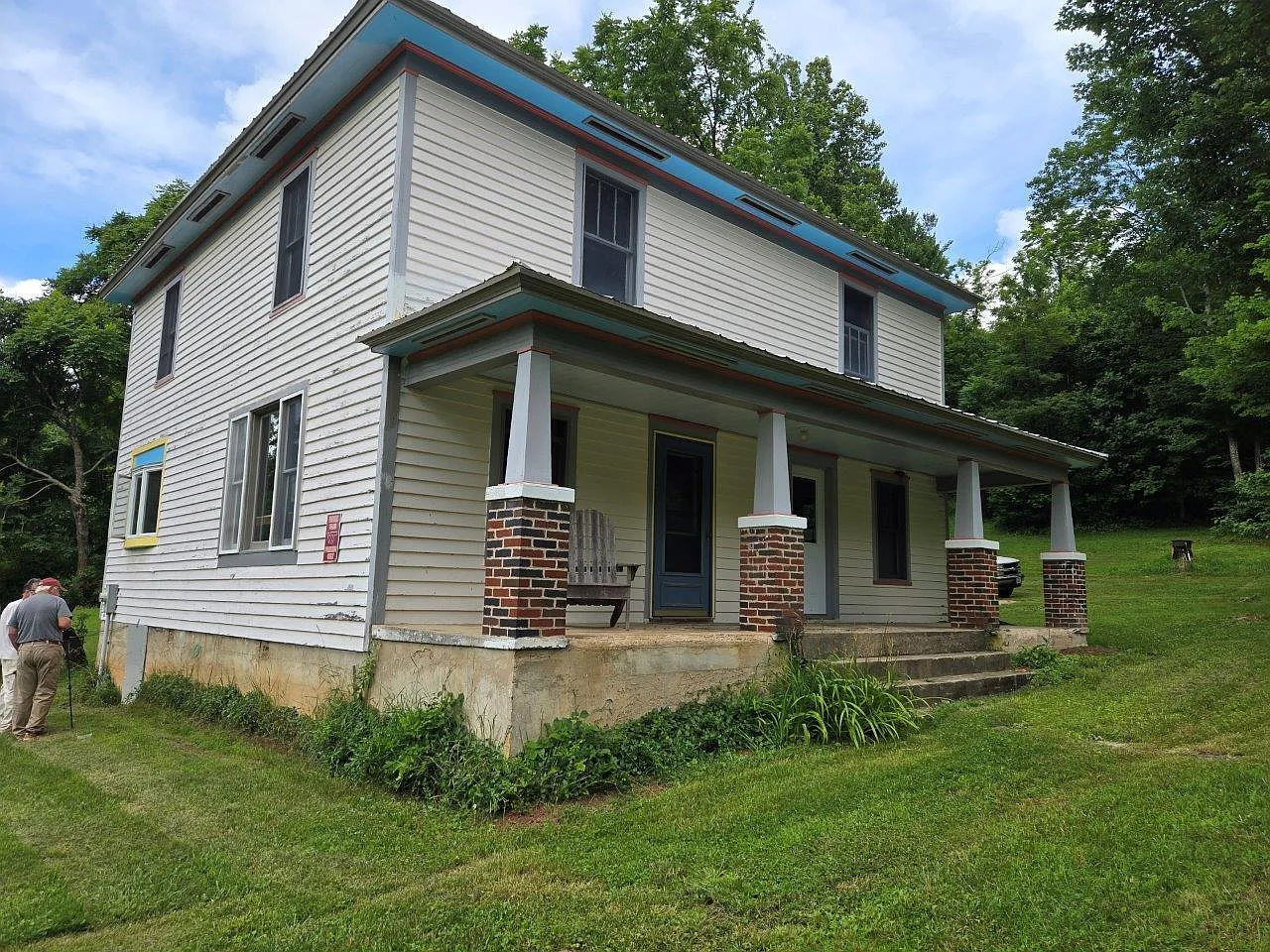 8947 Sugar Run Rd NE photo 1