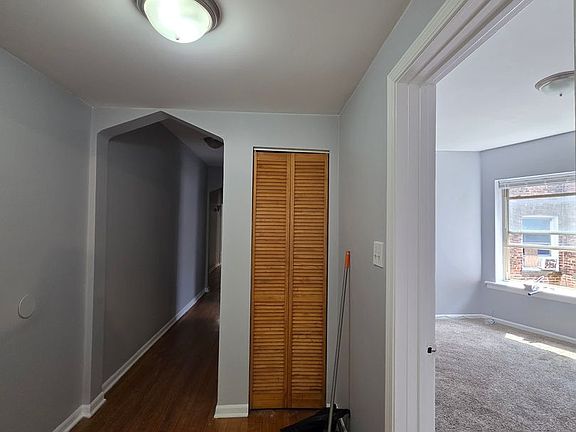 4th image of 7927 S Essex Ave #7929-3