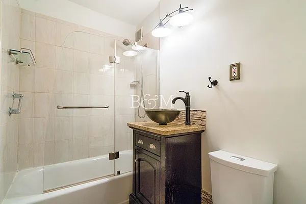 Sold by Brick&Mortar | media 41